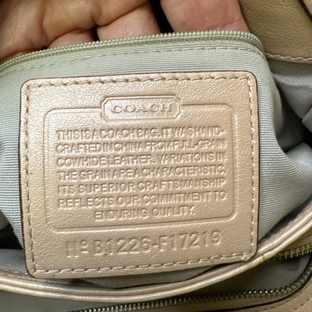 ✨ Coach Bleecker Buckle Hobo Shoulder Bag‎ – Style F17219